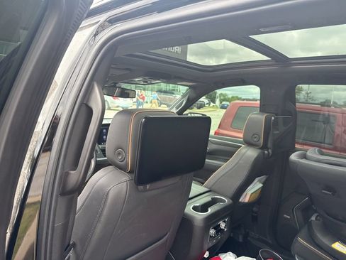 Used 2021 GMC Yukon AT4 w/ Rear Media and Nav Package AWD/4WD image 16