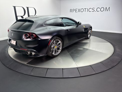 Used 2018 Ferrari GTC4Lusso T RWD image 9