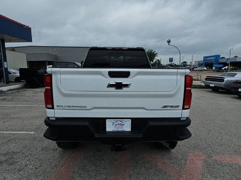 Used 2026 Chevrolet Silverado 2500 ZR2 AWD/4WD image 7