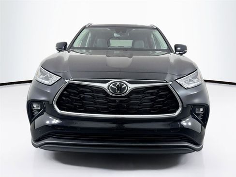 New 2026 Toyota Highlander Limited image 9