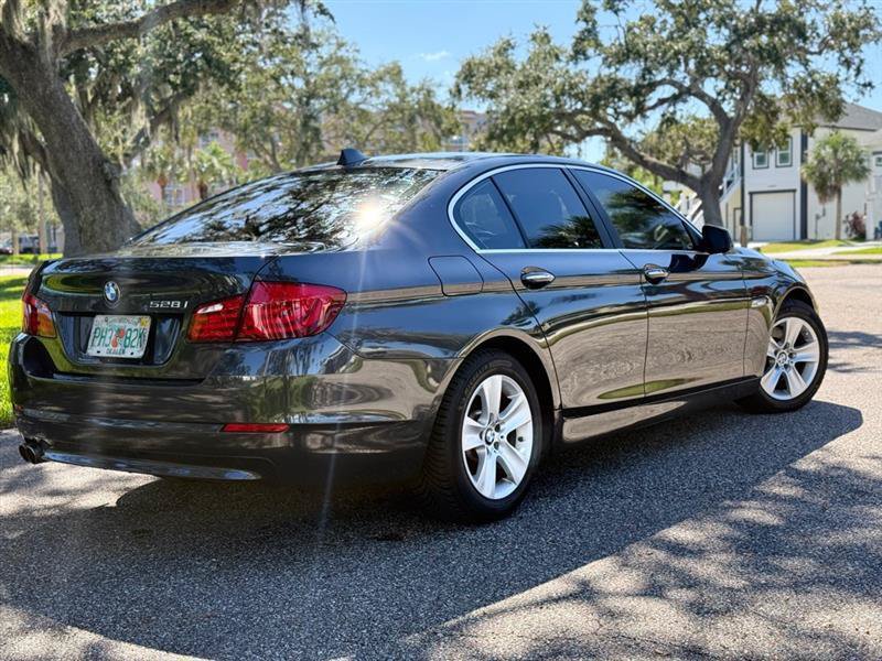 Used 2011 BMW 528i Sedan RWD image 5