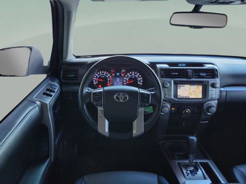 Used 2015 Toyota 4Runner Limited image 11