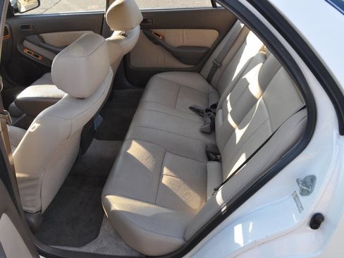 Used 1996 Toyota Camry LE FWD image 27