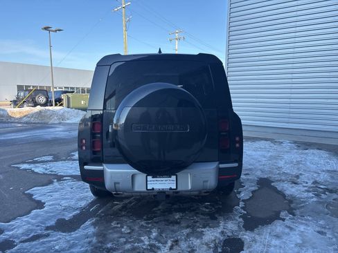Used 2024 Land Rover Defender 130 S image 4