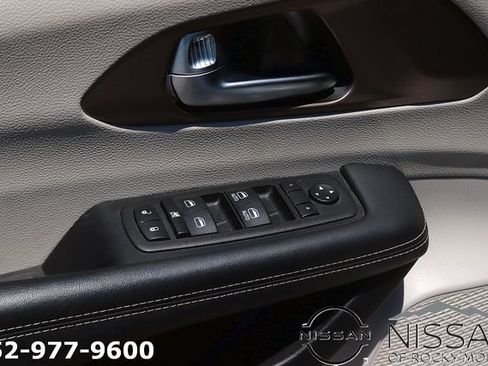 Used 2023 Chrysler Voyager LX FWD image 10