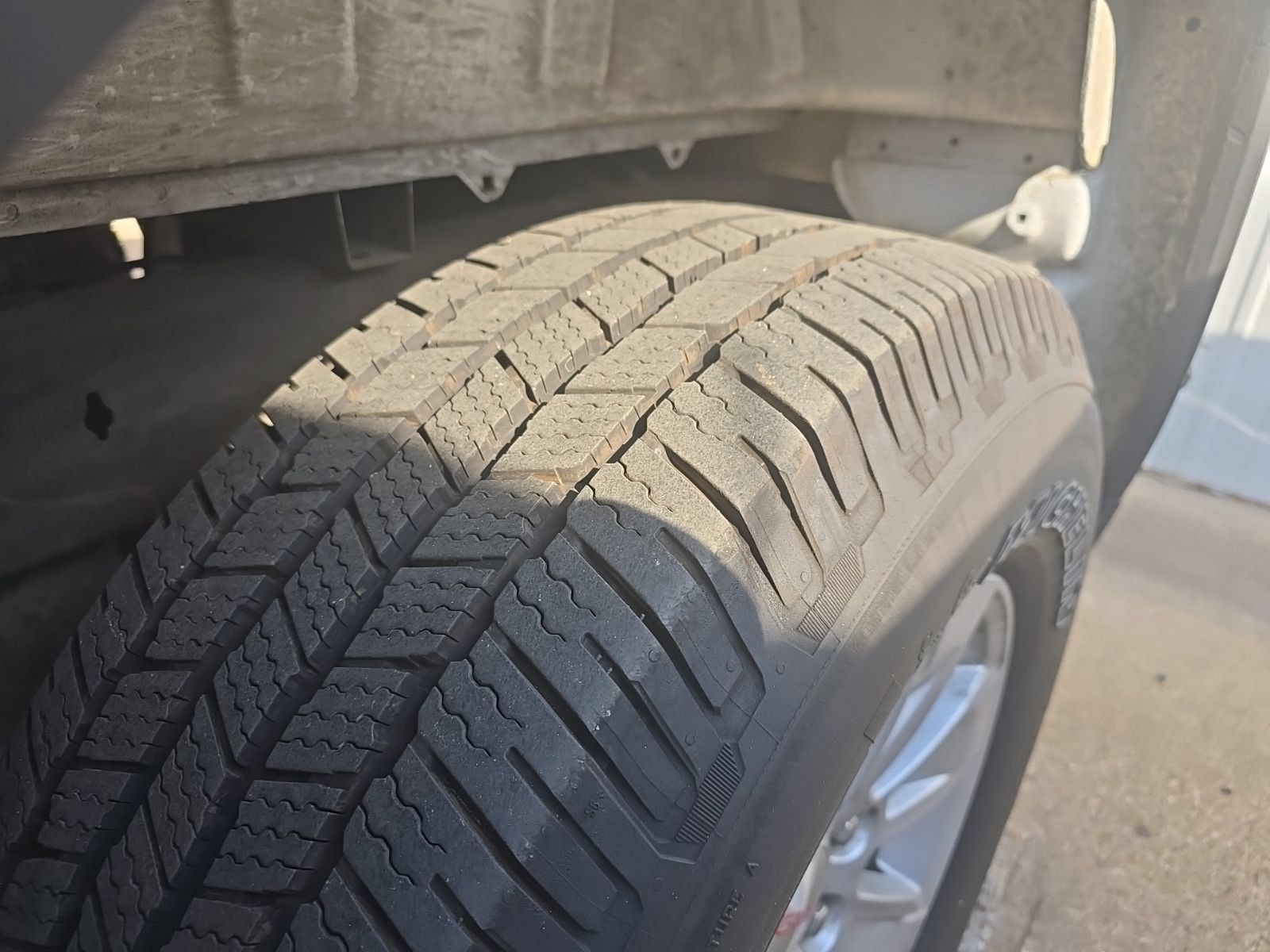 Used 2023 GMC Sierra 1500 SLE AWD/4WD image 4
