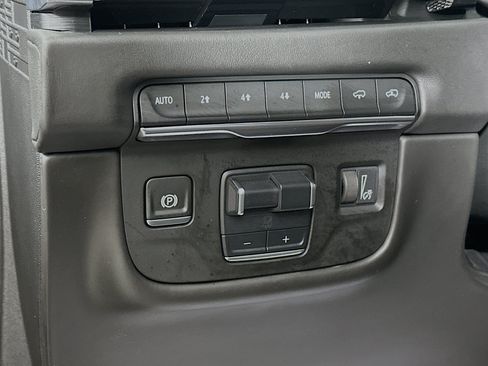 Used 2025 Cadillac Escalade Sport Platinum w/ LPO, Floor Liner Package AWD/4WD image 13