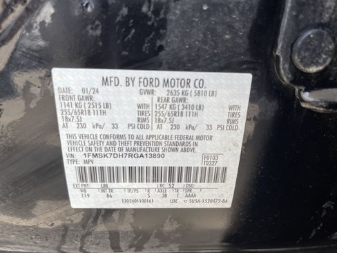Used 2024 Ford Explorer XLT RWD image 5