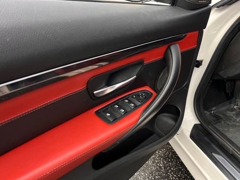 Used 2017 BMW M4 Convertible w/ Executive Package image 10