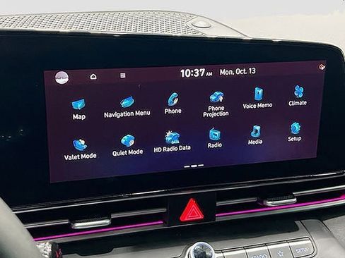 Used 2024 Hyundai Elantra SEL image 33