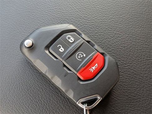 New 2025 Jeep Gladiator Sport image 31