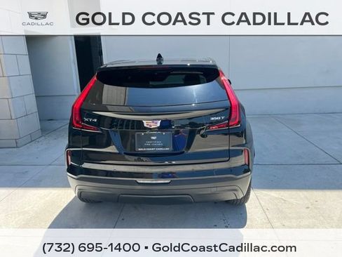 Certified 2024 Cadillac XT4 Luxury w/ Cold Weather Package FWD image 3