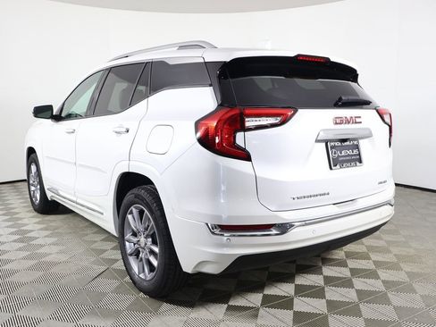 Used 2022 GMC Terrain Denali w/ Denali Premium Package image 4