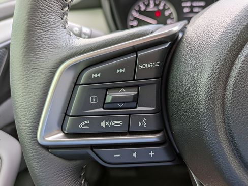 Used 2025 Subaru Outback Premium AWD/4WD image 23