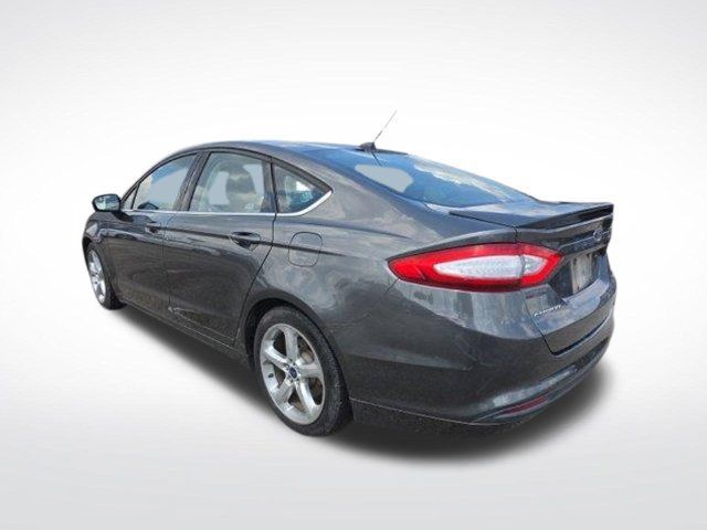 Used 2016 Ford Fusion SE w/ Equipment Group 201A FWD image 7