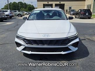 Used 2025 Hyundai Elantra Sport video 2