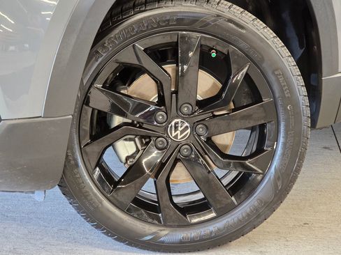 Used 2022 Volkswagen Taos SE image 25