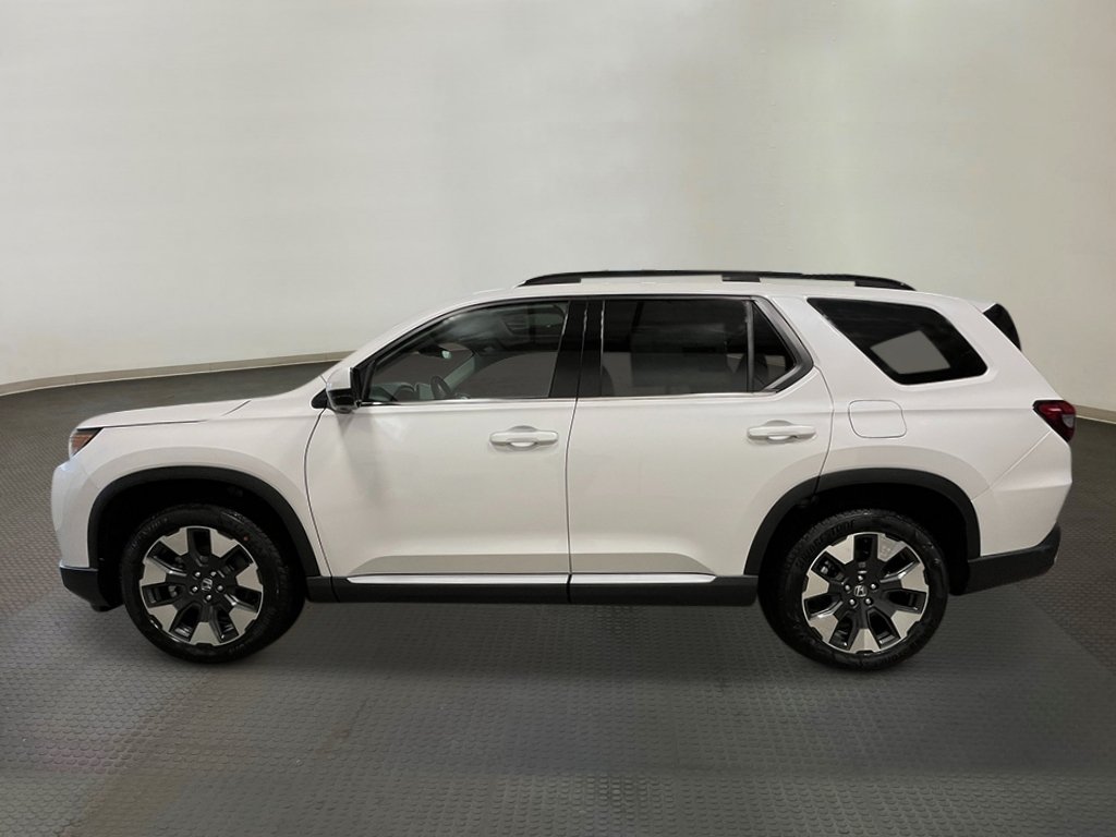 New 2026 Honda Pilot Touring image 2