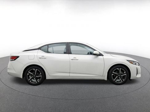 Used 2025 Nissan Sentra SV FWD image 8