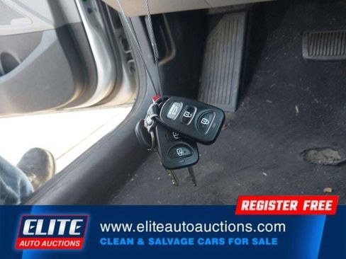 Used 2019 Hyundai Elantra SE w/ Cargo Package image 22