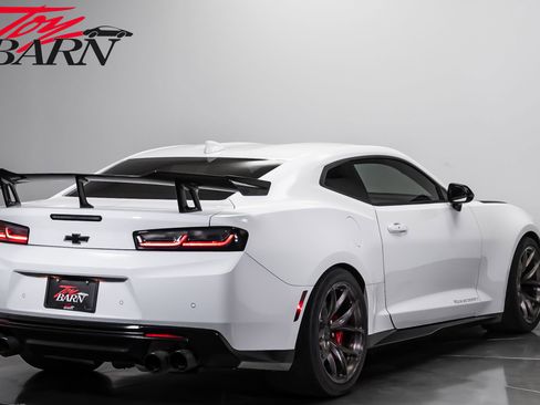 Used 2018 Chevrolet Camaro ZL1 RWD image 5
