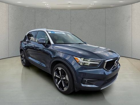 Used 2021 Volvo XC40 T5 Momentum w/ Premium Package AWD/4WD image 7