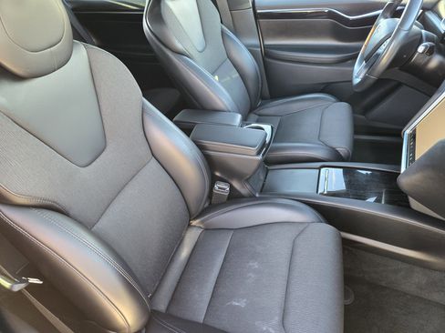 Used 2017 Tesla Model X 75D image 17