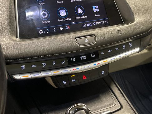 Used 2020 Cadillac XT4 Luxury w/ Cold Weather Package FWD image 23