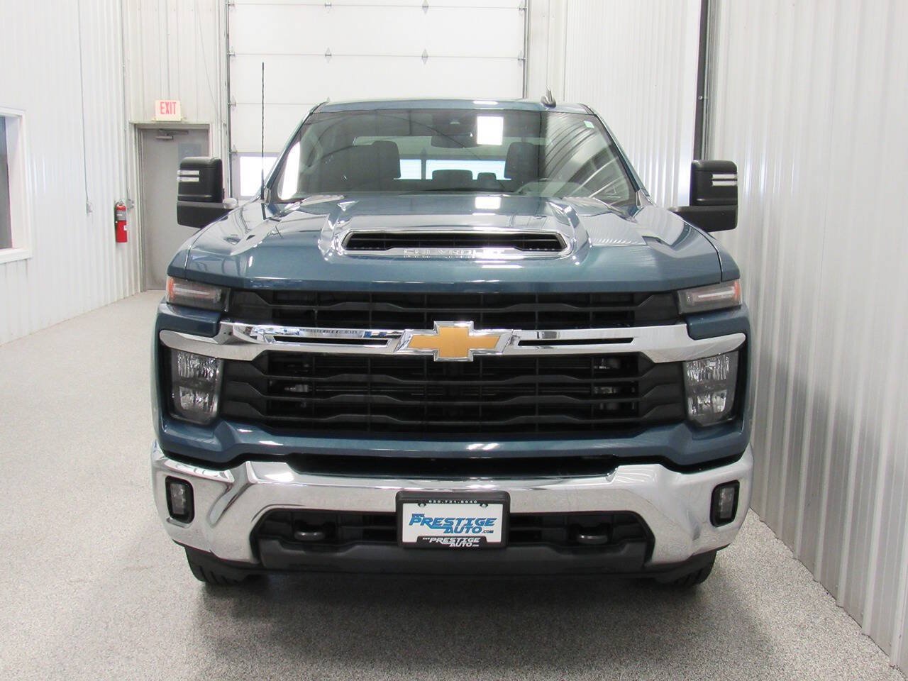 Used 2025 Chevrolet Silverado 2500 LT w/ Convenience Package AWD/4WD image 9