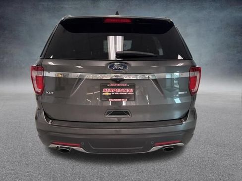 Used 2018 Ford Explorer XLT AWD/4WD image 8