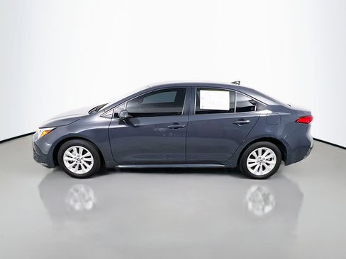 Used 2025 Toyota Corolla LE w/ LE Premium Package image 9