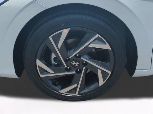 New 2026 Hyundai Elantra Limited FWD image 11