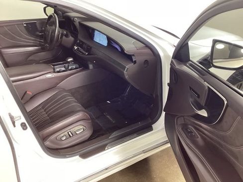 Used 2019 Lexus LS 500 w/ Interior Upgrade Package RWD image 19