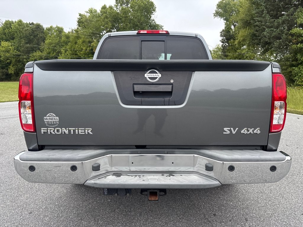 Used 2016 Nissan Frontier SV w/ SV Value Truck Package AWD/4WD image 4