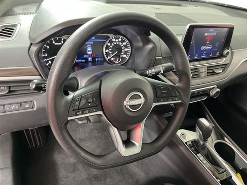 Used 2024 Nissan Altima 2.5 SV image 27