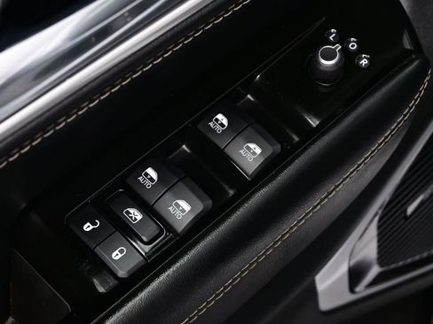 Used 2022 Jeep Wagoneer Series III w/ Premium Group I image 18