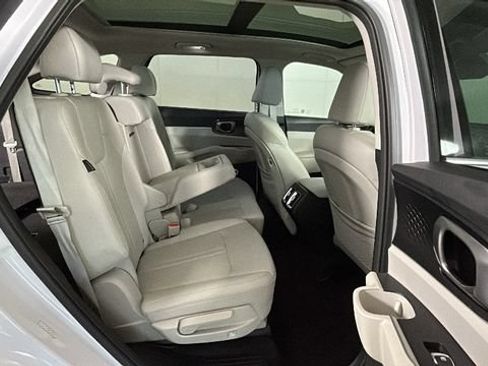 Used 2025 Kia Sorento S w/ Panoramic Sunroof Package FWD image 30