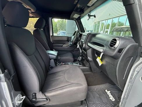 Used 2017 Jeep Wrangler Sport AWD/4WD image 15