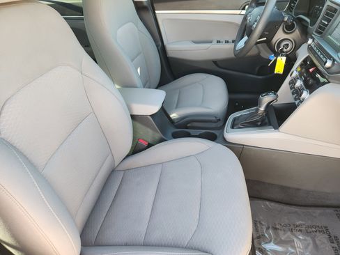 Used 2020 Hyundai Elantra SE w/ Cargo Package (C1) image 14