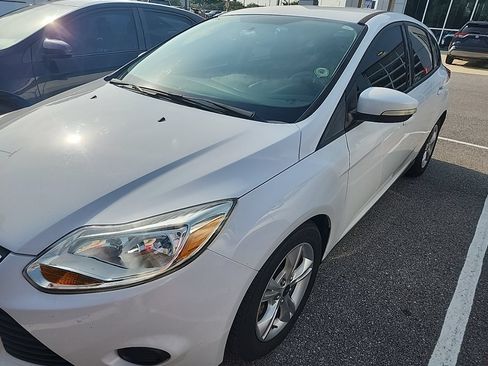 Used 2014 Ford Focus SE FWD image 1