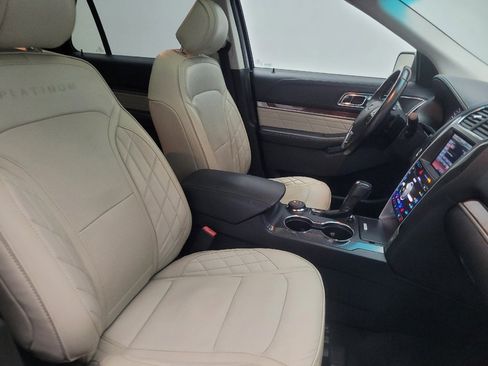 Used 2016 Ford Explorer Platinum image 21