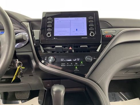 Used 2023 Toyota Camry SE image 25