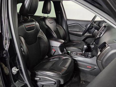 Used 2020 Jeep Cherokee Trailhawk AWD/4WD image 37