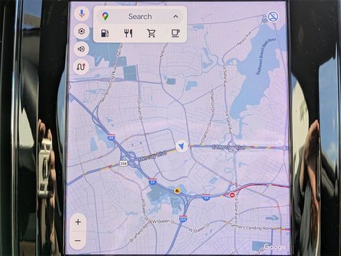 Certified 2023 Volvo XC60 B5 Ultimate w/ Climate Package image 22