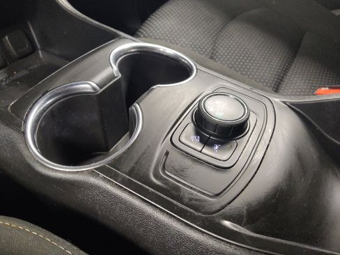 Used 2022 GMC Terrain SLE w/ LPO, Floor Liner Package FWD image 26