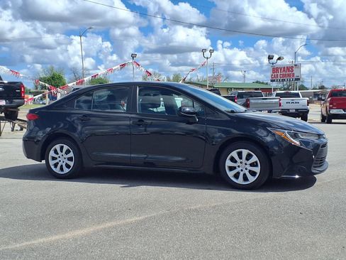Used 2024 Toyota Corolla LE FWD image 22