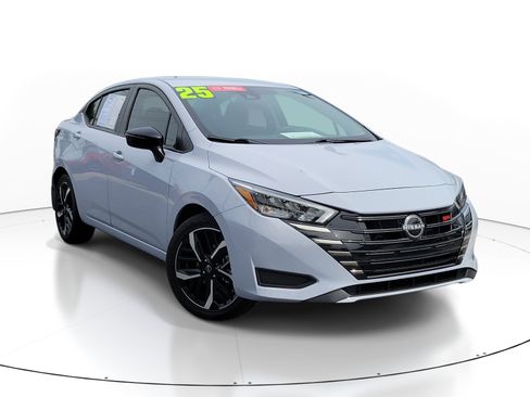 Certified 2025 Nissan Versa SR w/ Trunk Package FWD image 1