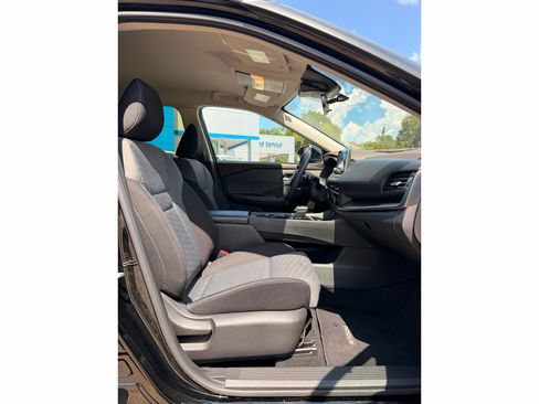 Used 2023 Nissan Rogue SV FWD image 17
