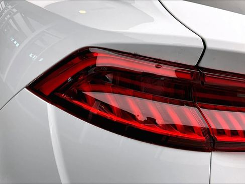 Certified 2023 Audi Q8 Premium image 28
