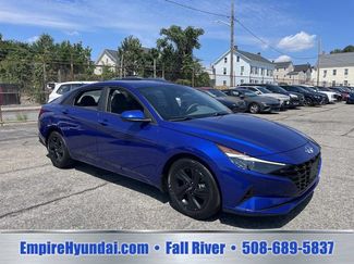 Used 2023 Hyundai Elantra SEL FWD video 2